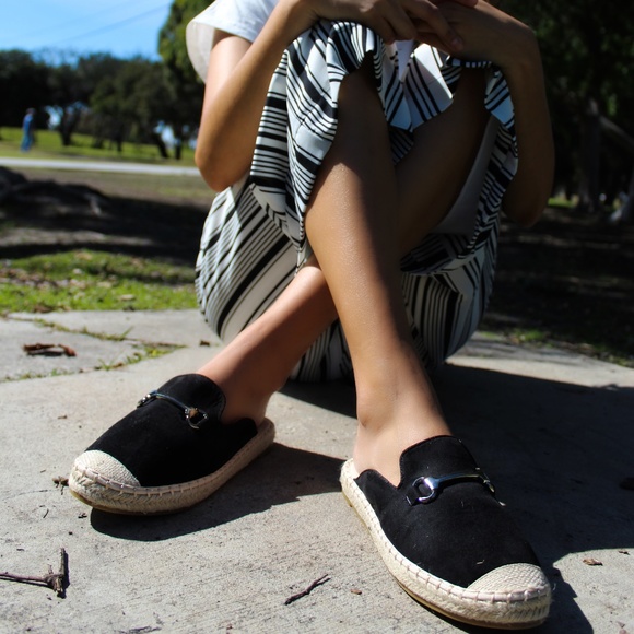 🆕//The Amber// Black vegan suede mule - Picture 3 of 6